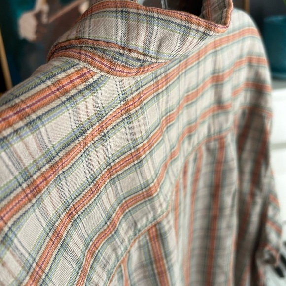 Levi's Tan and Orange Plaid Casual Shirt XL - Picture 10 of 16